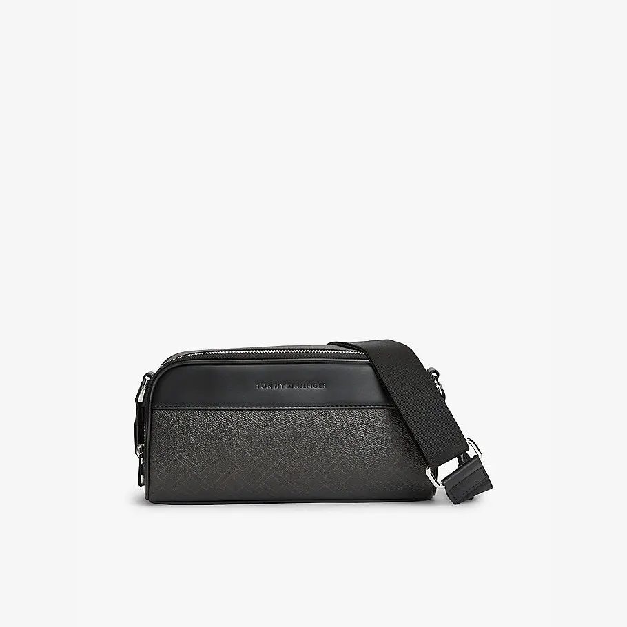 Сумка Tommy Hilfiger Embossed Flag Crossbody Camera Bag Black AM0AM14297-BDS