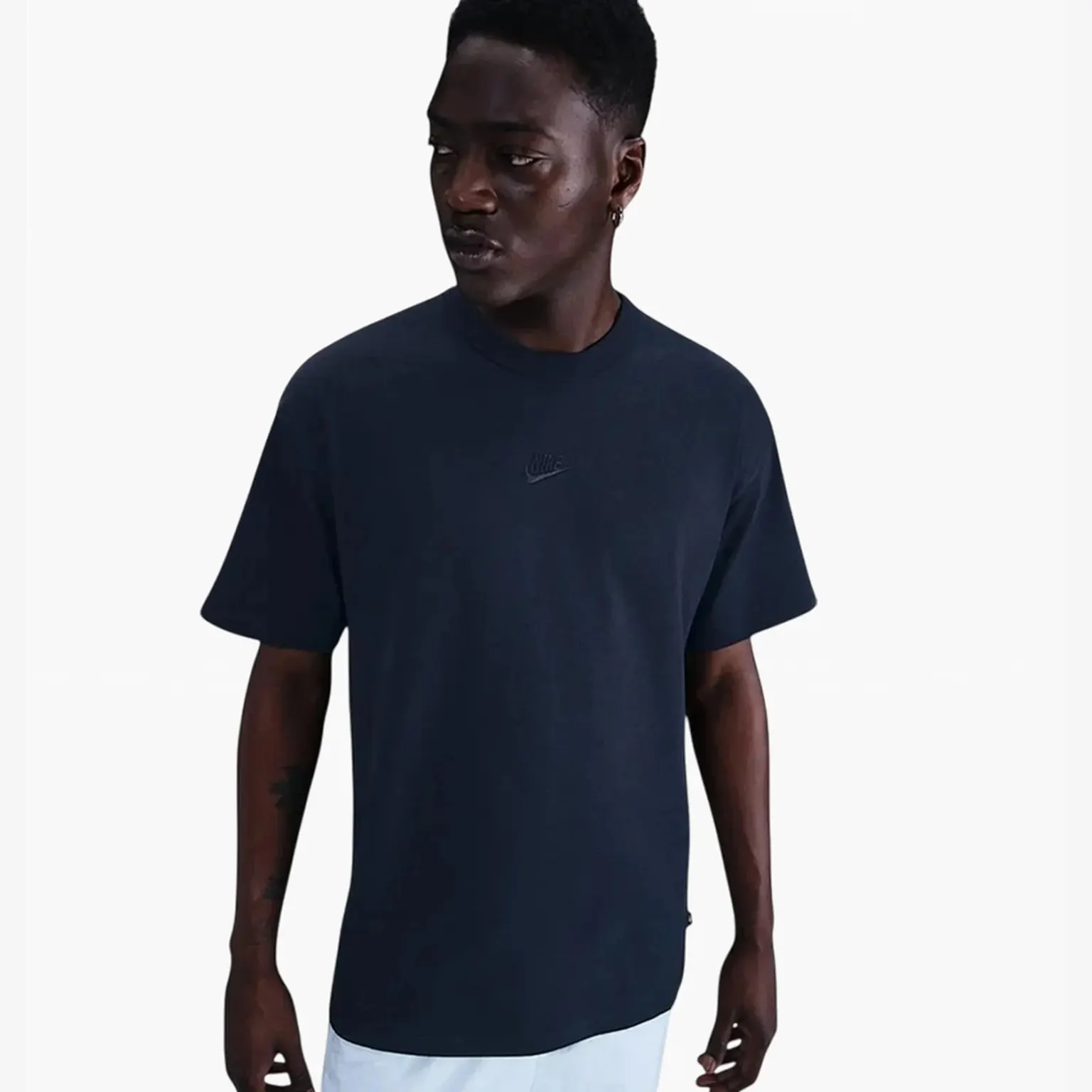 Футболка Чоловіча Nike Sportswear Premium Essentials T-Shirt DO7392-452