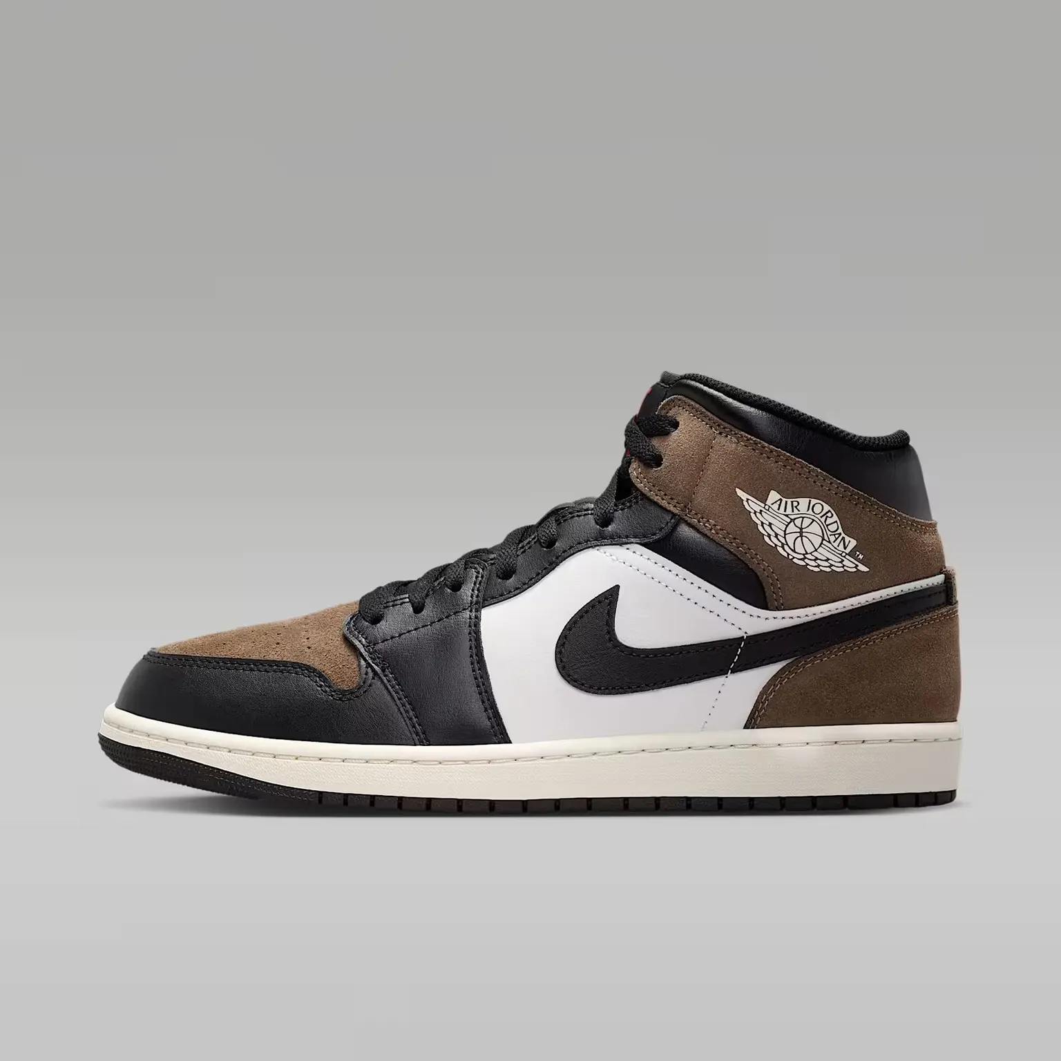 Кросівки Чоловічі Air Jordan 1 Mid DQ8426-007
