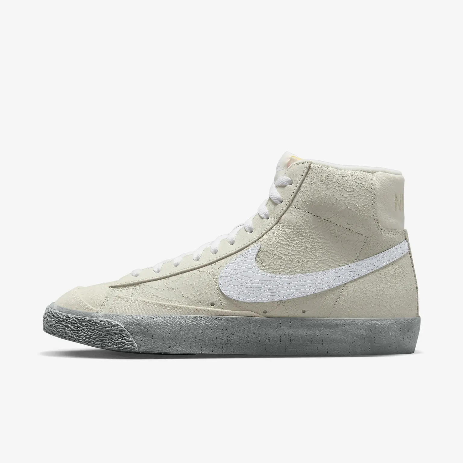 Кросівки Чоловічі Nike Blazer Mid 77 Se White DV0797-100