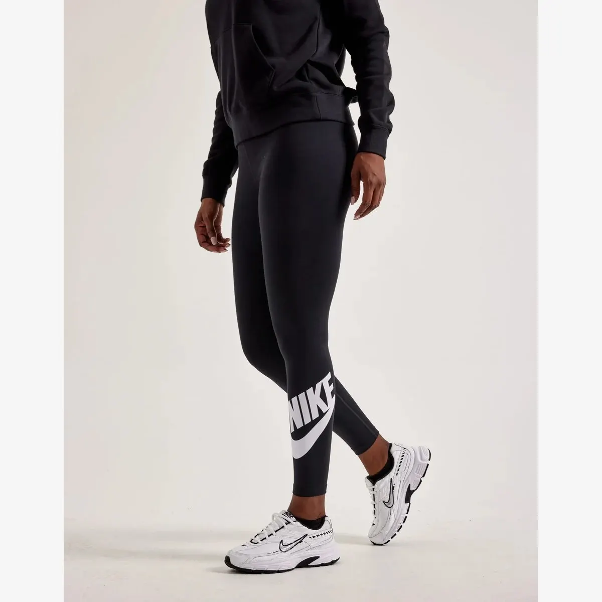 Nike Sportswear Classics High-Waisted Graphic Leggings Чорний DV7791-010