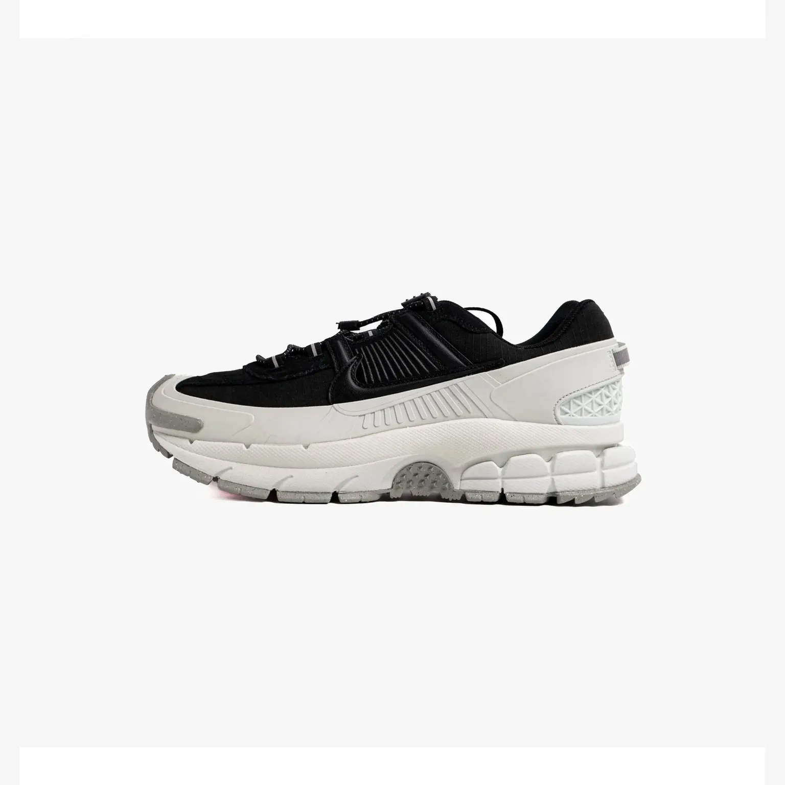 Кросівки Чоловічі Nike Zoom Vomero 5 Roam Black Light Silver FV2295-001
