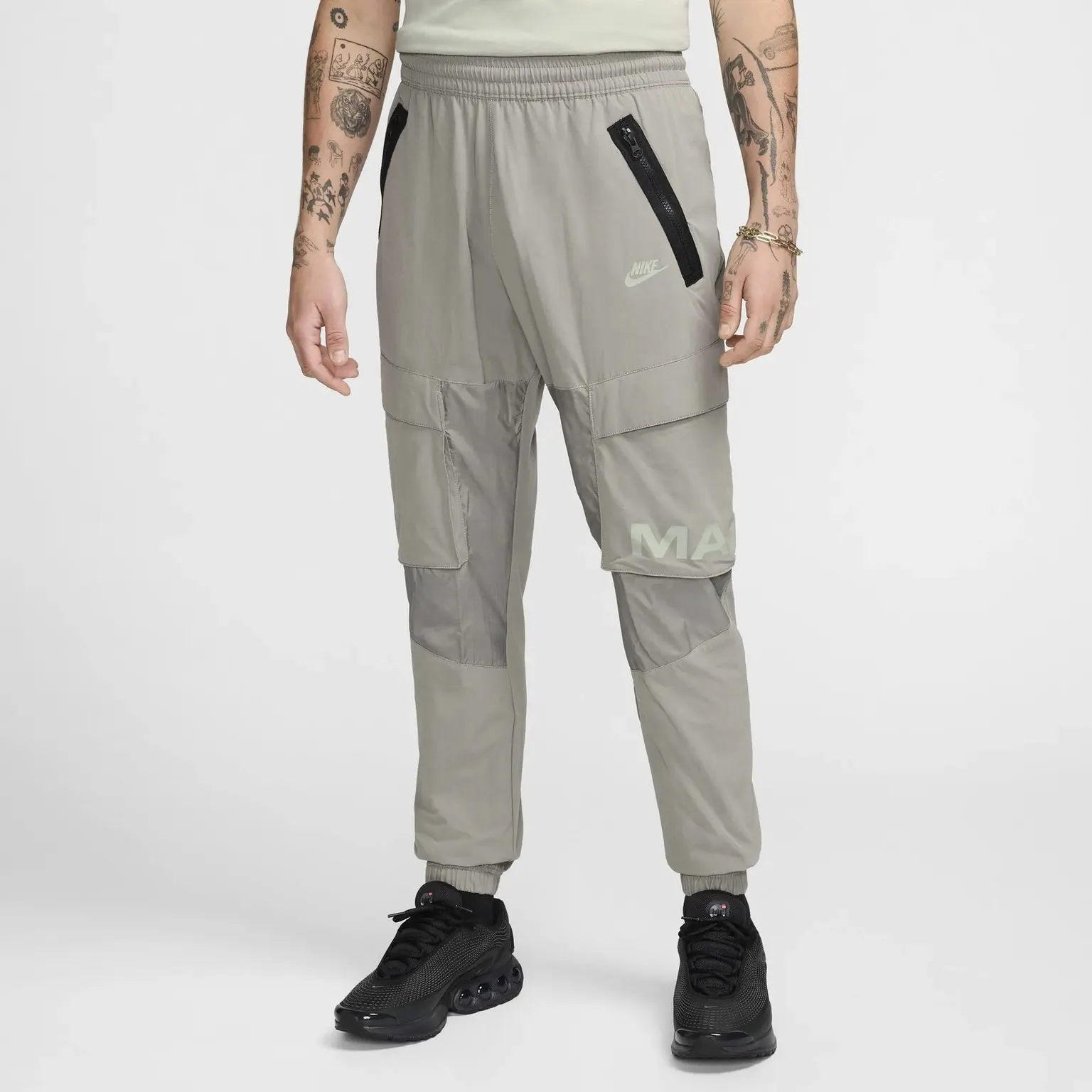 Штани Чоловічі Nike Air Max Woven Cargo Pants HF6601-053