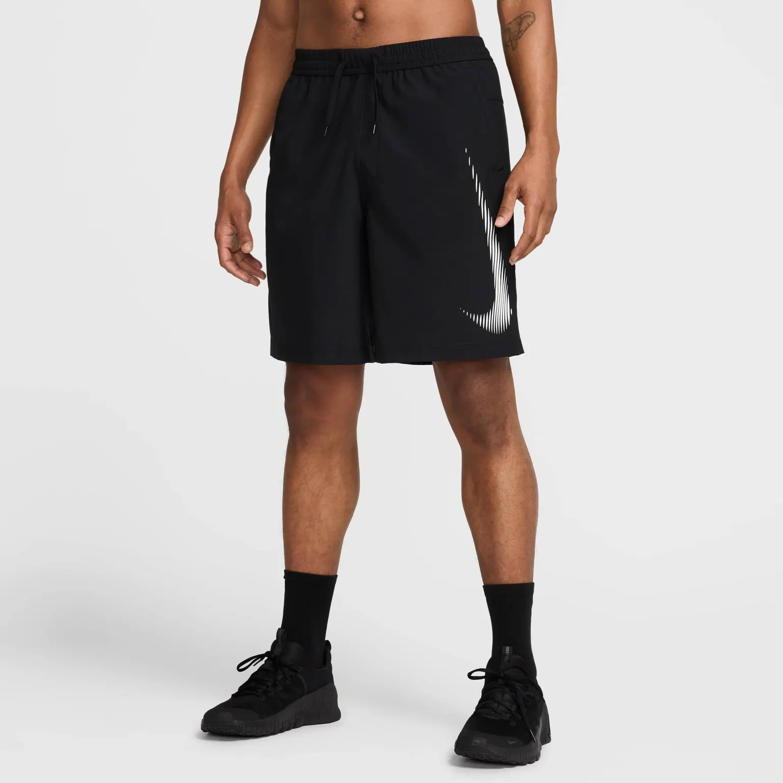 Шорти Чоловічі Nike Form Black/White HJ4045-010