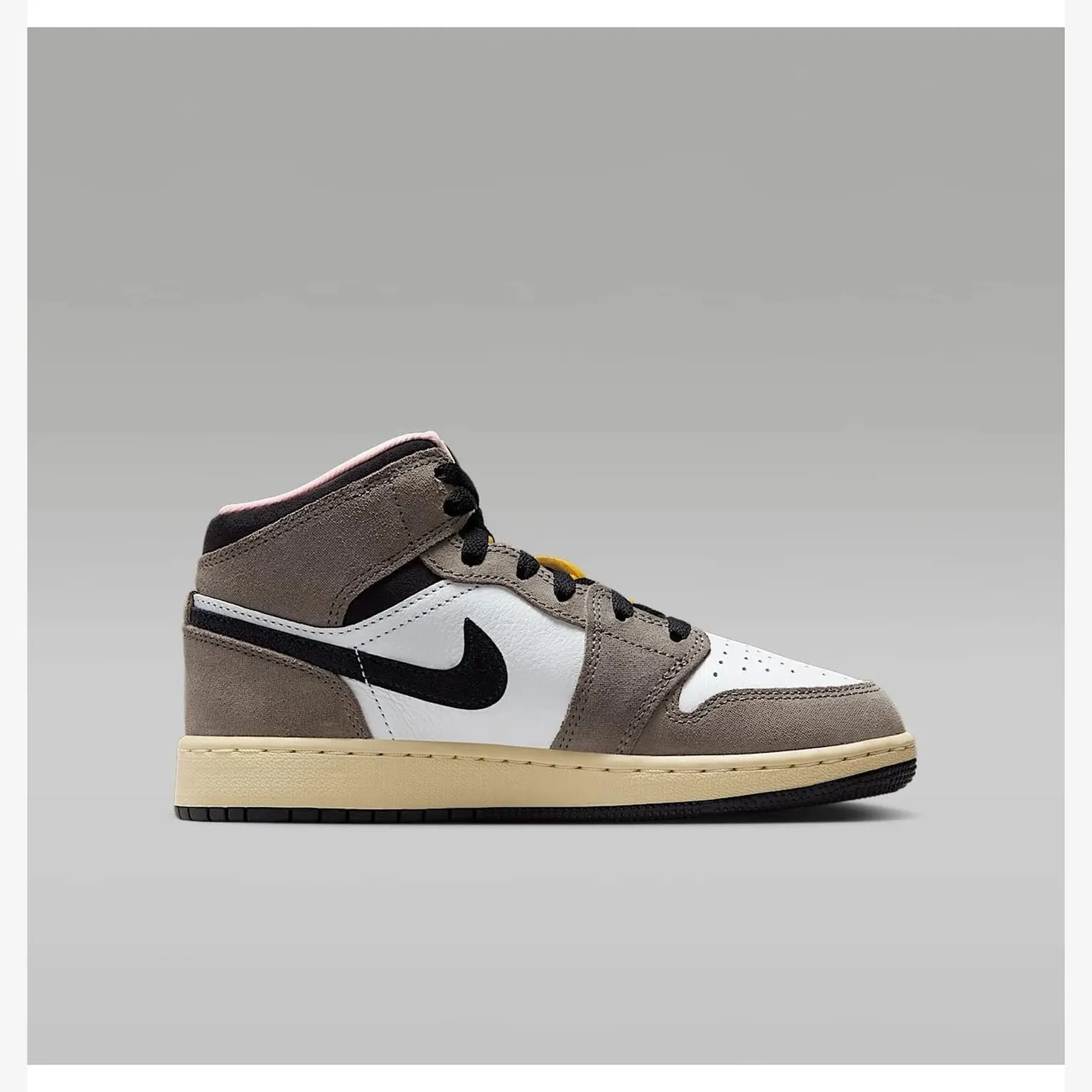 Кросівки Чоловічі Air Jordan 1 Mid SE Cave Stone/Dark Sulfur/Oil Grey HQ2014-100