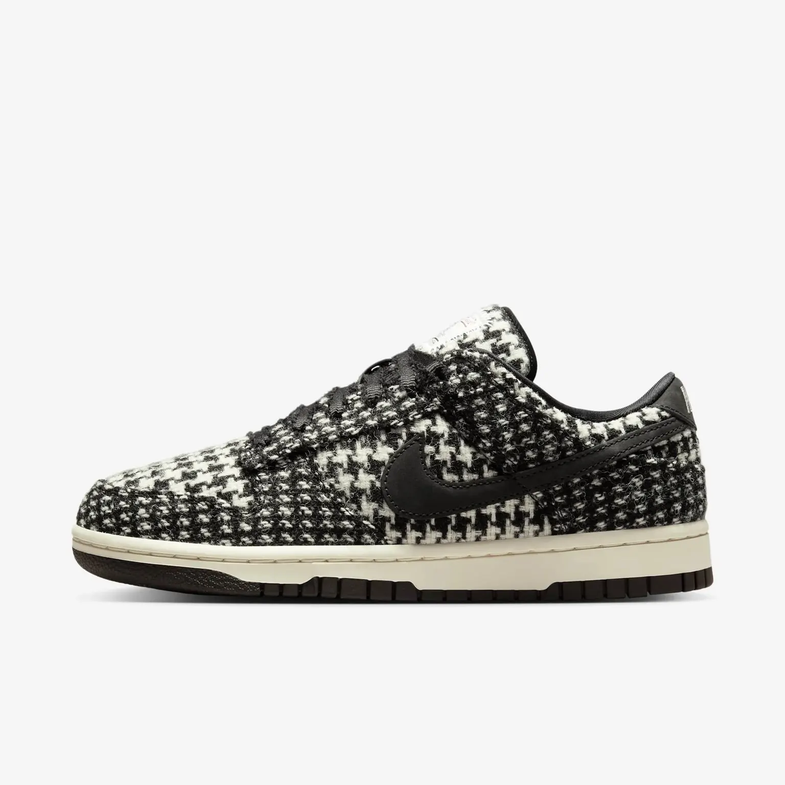 Кросівки Жіночі Nike Dunk Low x Harris Tweed HQ5036-901