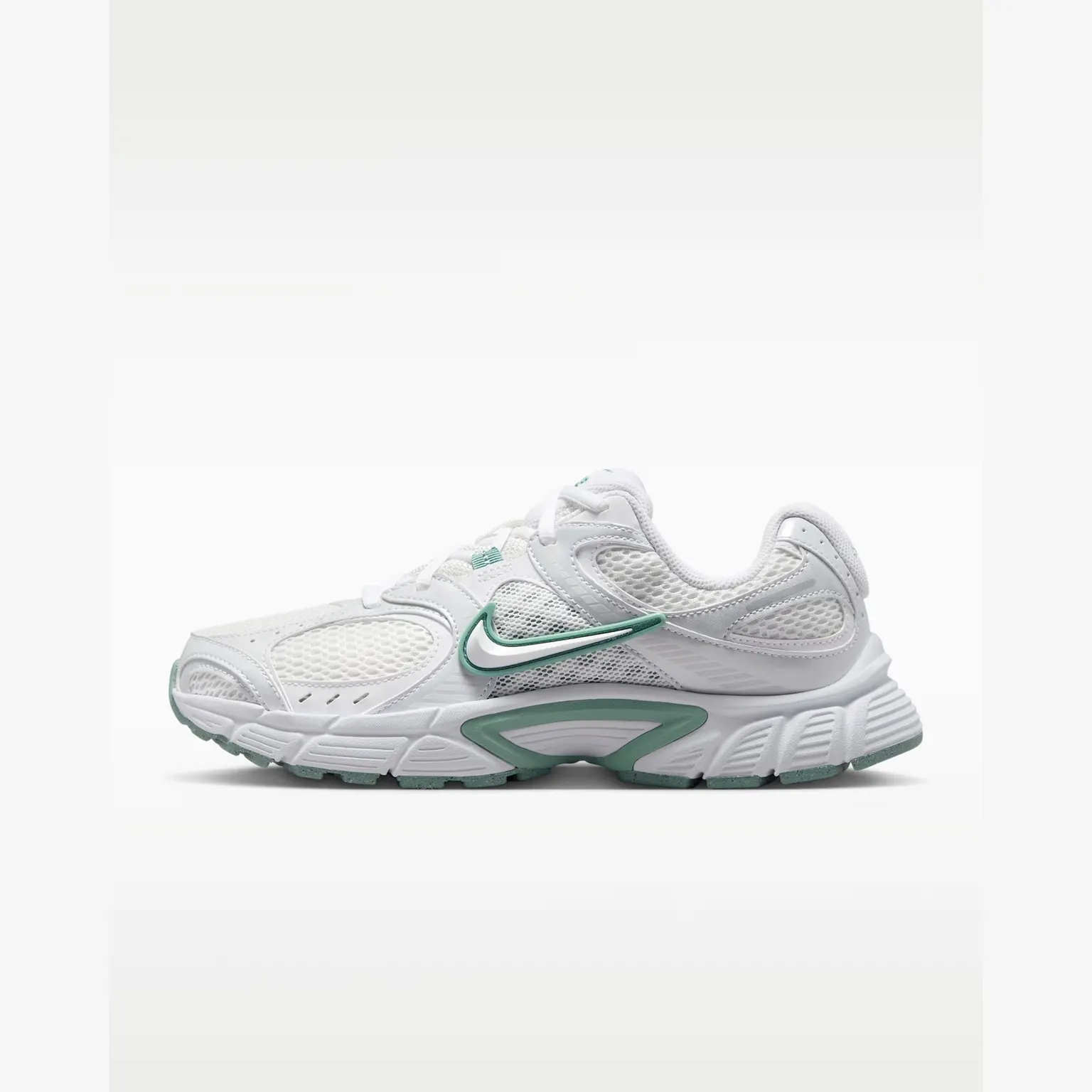 Кросівки Чоловічі Nike V5 Rnr HQ7901-106