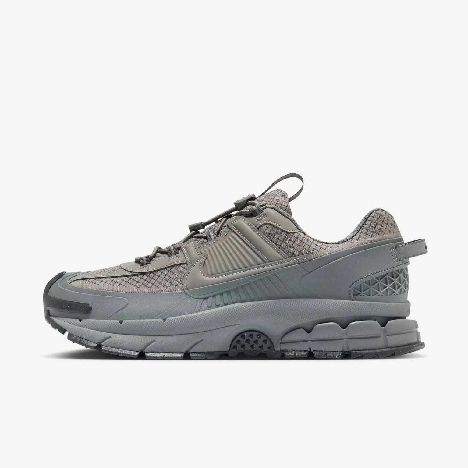 Кросівки Nike Air Zoom Vomero Roam Metallic Pewter/Cool Grey/Anthracite HV6901-001