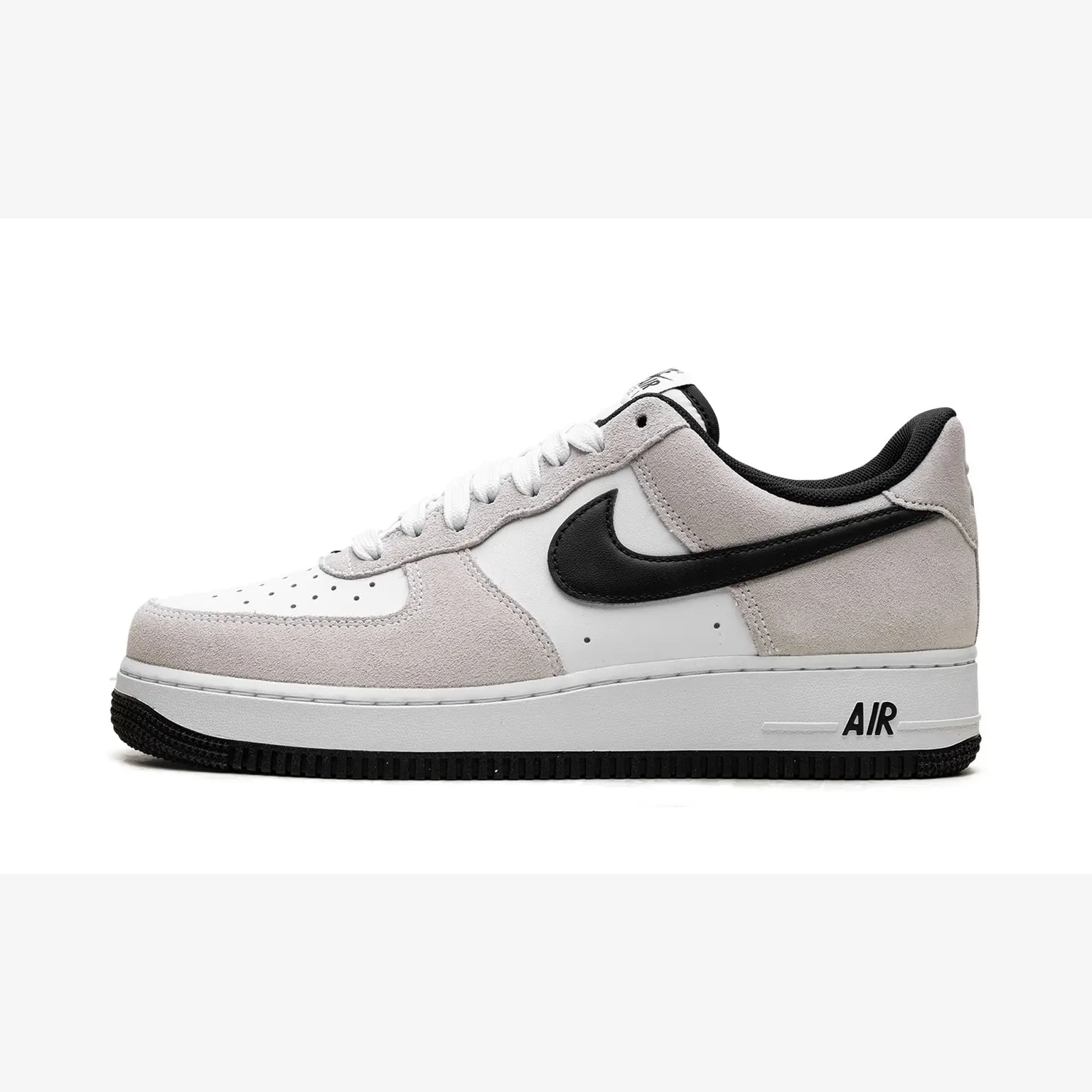 Кросівки Чоловічі Nike Air Force IB6388-100