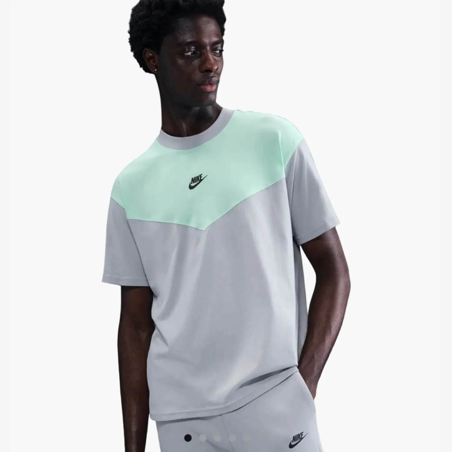 Футболка Чоловіча Nike Sportswear Grey IH4301-012