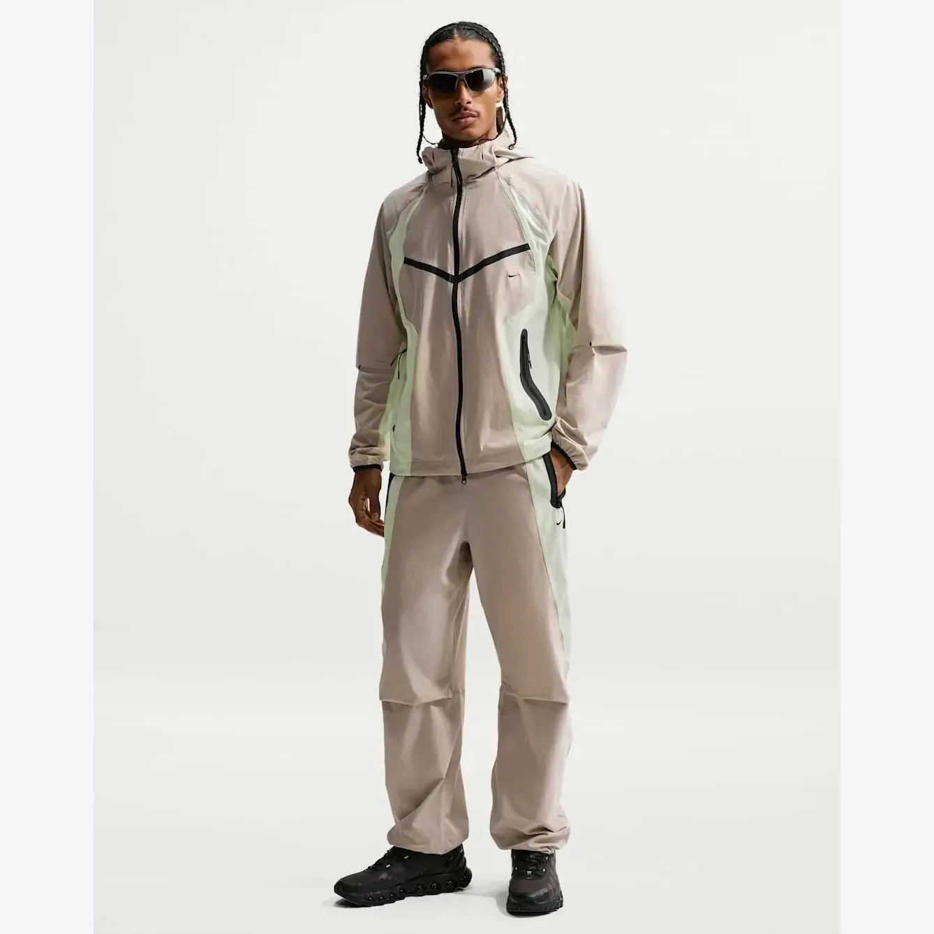 Штани Чоловічі Nike Tech Dri-FIT Woven IU7502-236