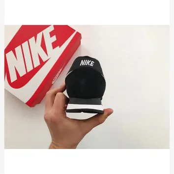 Кросівки Чоловічі Nike MD Runner 2 Black/White 749794-010