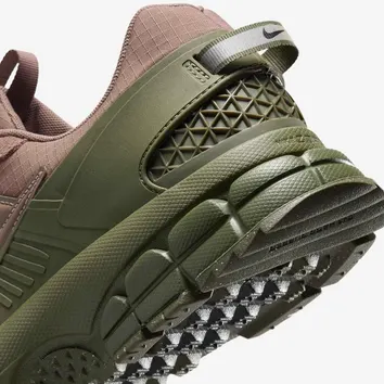 Кросівки Чоловічі Nike Zoom Vomero Roam Olive