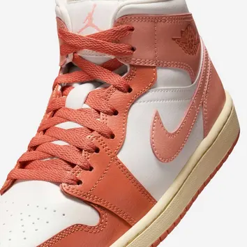 Кеди Чоловічі Air Jordan 1 Mid BQ6472-180