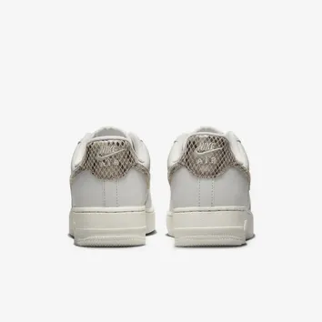 Кросівки Чоловічі Nike Air Force 1 '07 DD8959-002