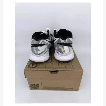 Кросівки Чоловічі Nike Kyrie 8 DJ6017-101