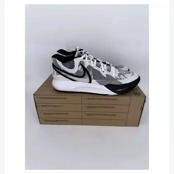 Кросівки Чоловічі Nike Kyrie 8 DJ6017-101