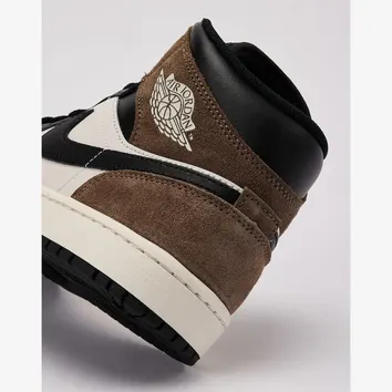 Кросівки Чоловічі Air Jordan 1 Mid DQ8426-007
