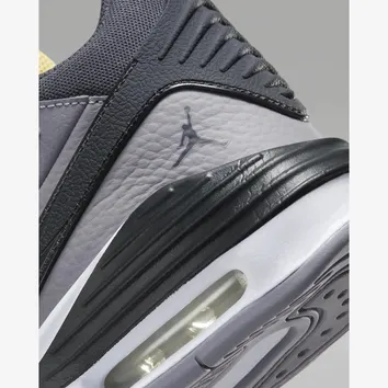 Кросівки Чоловічі Air Jordan Max Aura 5 DZ4353-007