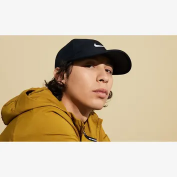 Кепка Nike Dri-FIT Club Unstructured Featherlight Cap Black/White FB5682-010