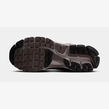 Кросівки Чоловічі Nike Vomero 5 FB9149-005