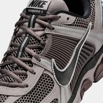 Кросівки Чоловічі Nike Vomero 5 FB9149-005