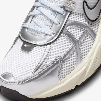 Кросівки Жіночі Nike V2K Run FD0736-100