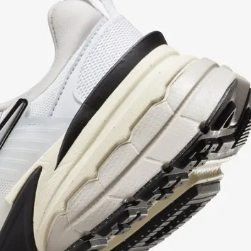 Кросівки Жіночі Nike V2K Run FD0736-100