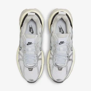 Кросівки Жіночі Nike V2K Run FD0736-100