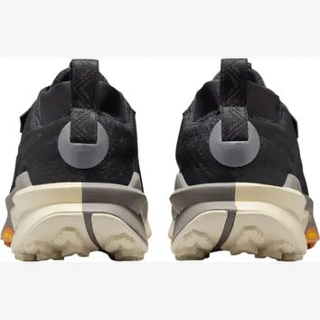 Кросівки Nike Zegama Trail 2 Off-Noir/Black/Monarch/Pale Ivory FD5190-008