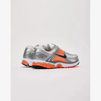 Кроссовки Мужские Nike ZOOM VOMERO 5 FJ4151-002