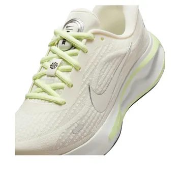 Кросівки Чоловічі Nike Journey Run Phantom/Sail/Gum Light Brown/Neutral Olive FJ7765-003