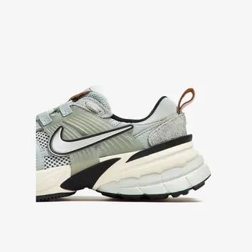 Кросівки Жіночі Nike V2K Run FN6703-003