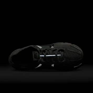 Кросівки Чоловічі Nike Air Zoom Vomero 5 Light Silver Chrome FN6742-001