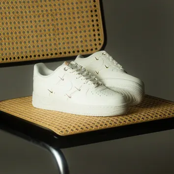 Кроссовки Мужские Nike Air Force 1 07 LX Beige FV3654-111