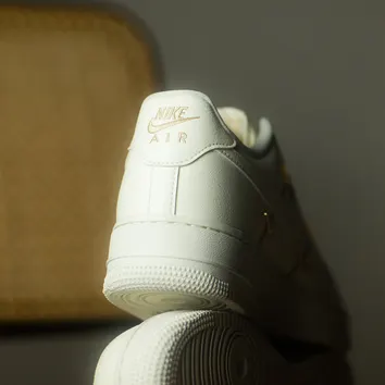 Кроссовки Мужские Nike Air Force 1 07 LX Beige FV3654-111