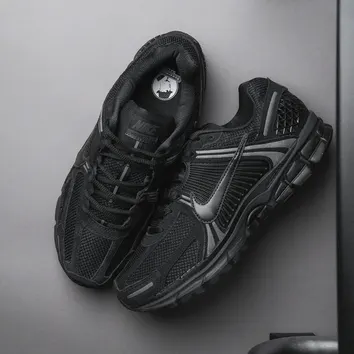 Кросівки Чоловічі Nike Zoom Vomero 5 Black HF1553-001