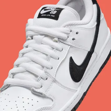 Кросівки Чоловічі Nike SB Dunk Low Pro White/Black HF3704-100