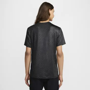 Футболка Чоловіча Nike Tee AIR Max Black HF6602-070