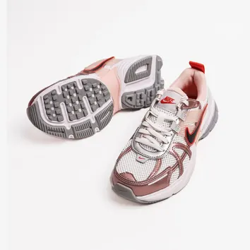 Кросівки Жіночі Nike V2K Run HF9997-100