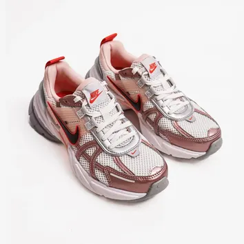 Кросівки Жіночі Nike V2K Run HF9997-100