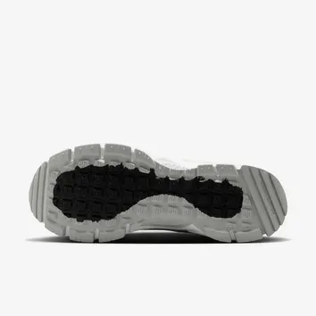 Кроссовки Мужские Nike Zoom Vomero 5 Roam HJ4646-100