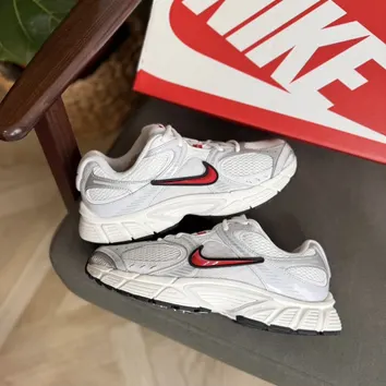 Кросівки Жіночі Nike V5 RNR Summit White/Platinum Tint/Photon Dust/Fire Red HJ5228-105