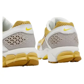 Кросівки Чоловічі Nike Air Zoom Vomero 5 Bronzine/Metallic Summit White/Light Iron Ore/Lightning HJ9607-700