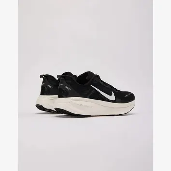 Кросівки Чоловічі Nike Vomero 18 HM6803-007