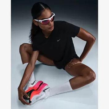 Футболка Жіноча Nike Tempo Dri-FIT HQ0648-010