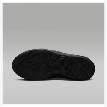 Кросівки Чоловічі Jordan Max Aura 7 HQ2091-007