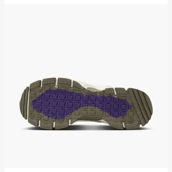 Кросівки Nike Air Zoom Vomero Roam Light Bone/Court Purple/Gum Dark Brown/Mink Brown HQ2181-006