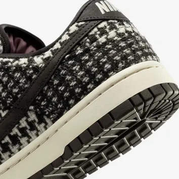 Кросівки Жіночі Nike Dunk Low x Harris Tweed HQ5036-901