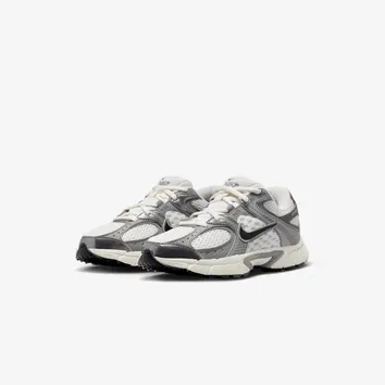 Кросівки Жіночі Nike V5 RNR Black HQ6411-003